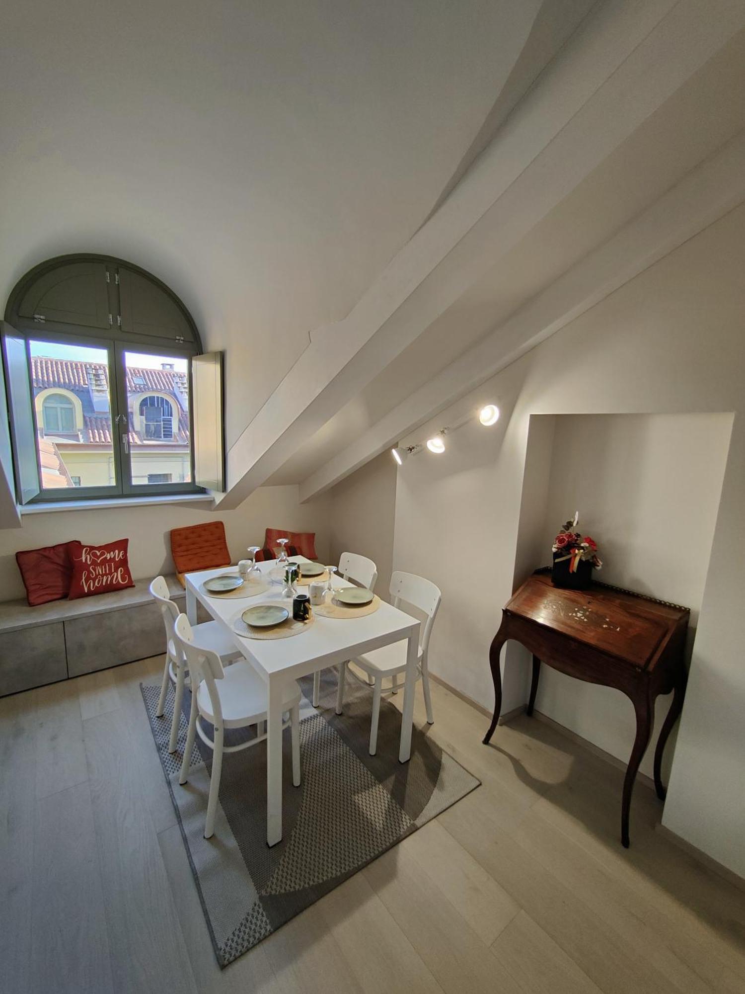 Mansarda Luxury: Lagrange Centro Apartman Torino Kültér fotó